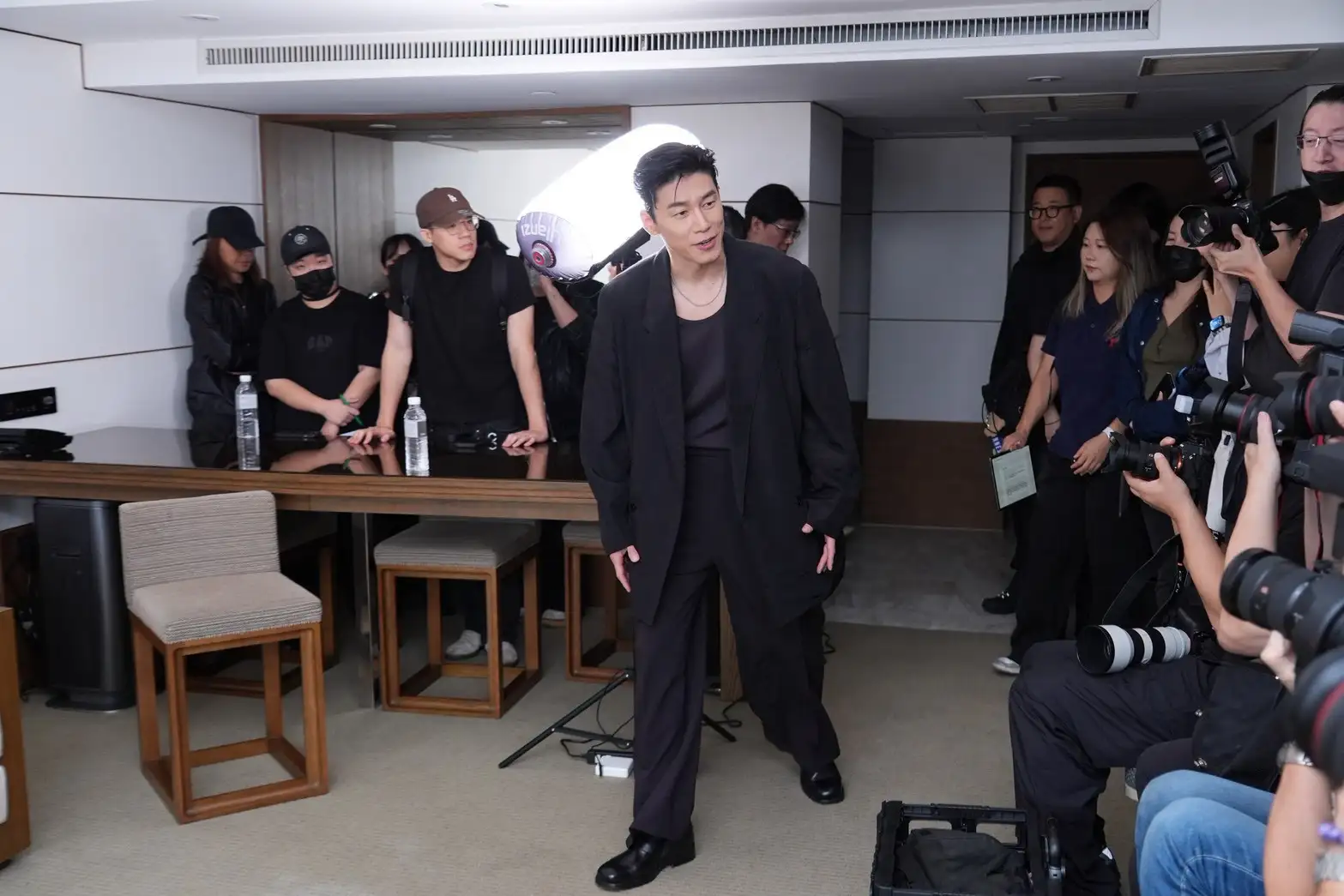 金武烈來台舉辦見面會，受訪時態度也很親切。（圖／記者許方正攝）