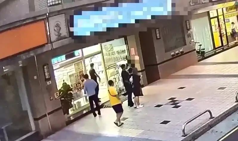 新北淡水一間藥局驚傳下藥。(圖/翻攝畫面)