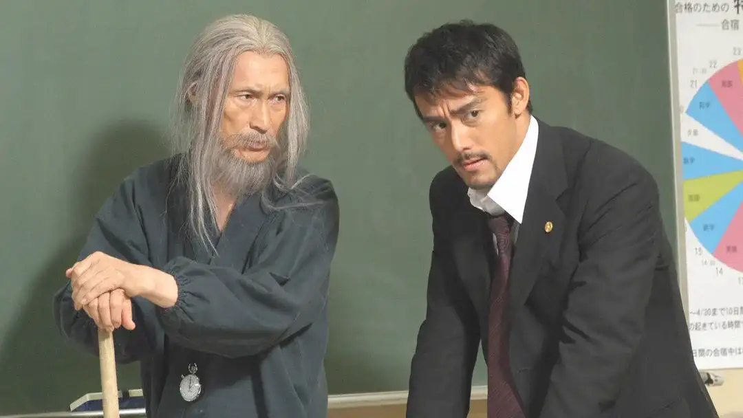 日本資深演員品川徹因淋巴瘤離世享耆壽90歲,男星阿部寬特別發聲追悼兩人過去合作點滴。(圖/翻攝自x)